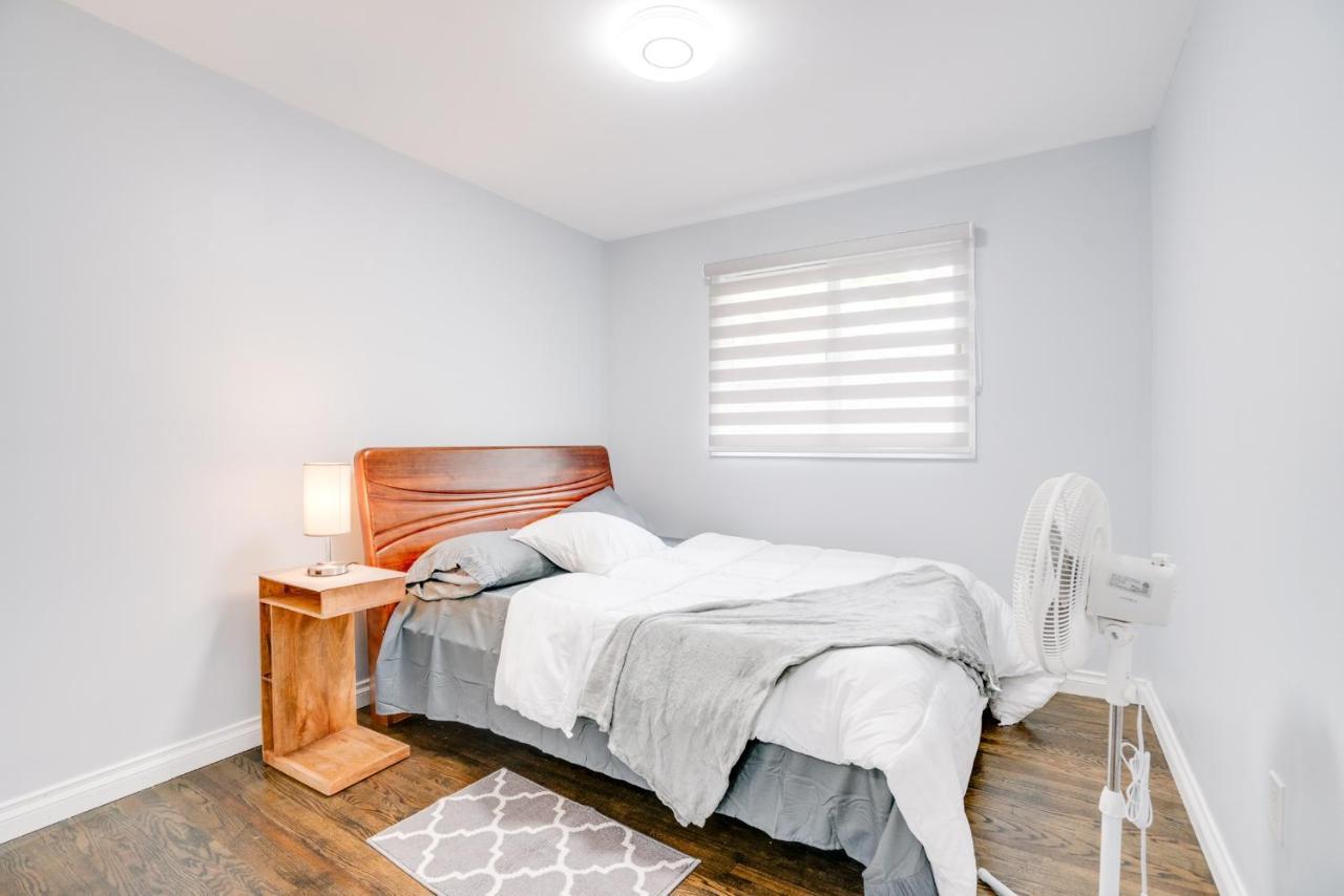 Furnished Family Home Near Toronto - Great Location Game Room - Backyard - Parking & Self Checkin Pickering Kültér fotó