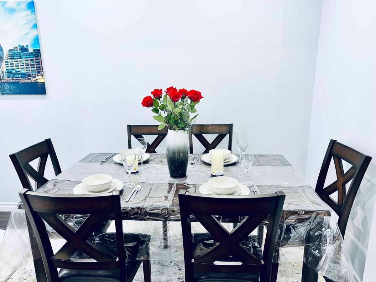 Furnished Family Home Near Toronto - Great Location Game Room - Backyard - Parking & Self Checkin Pickering Kültér fotó