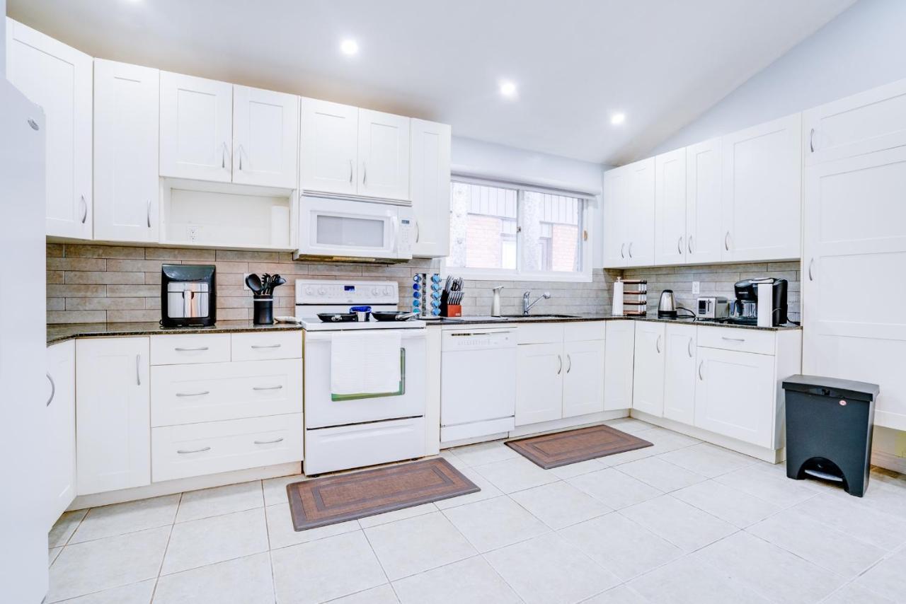 Furnished Family Home Near Toronto - Great Location Game Room - Backyard - Parking & Self Checkin Pickering Kültér fotó