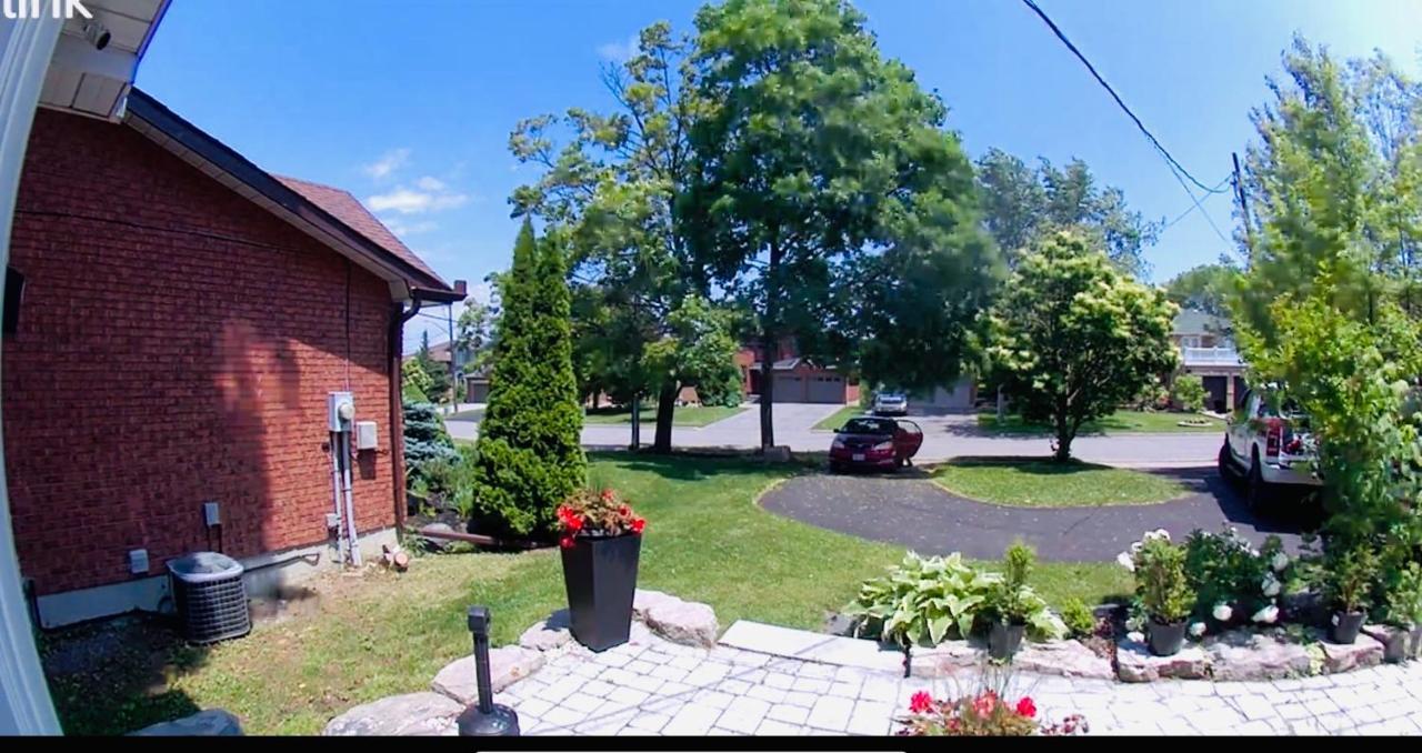 Furnished Family Home Near Toronto - Great Location Game Room - Backyard - Parking & Self Checkin Pickering Kültér fotó